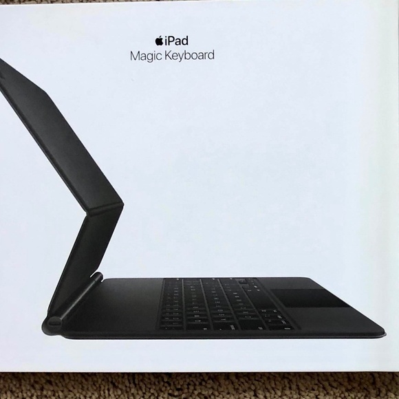 Apple iPad Pro 5th Generation 256GB,5G SIM CARD,Magic Keyboard & Apple Pencil . - Picture 5 of 8